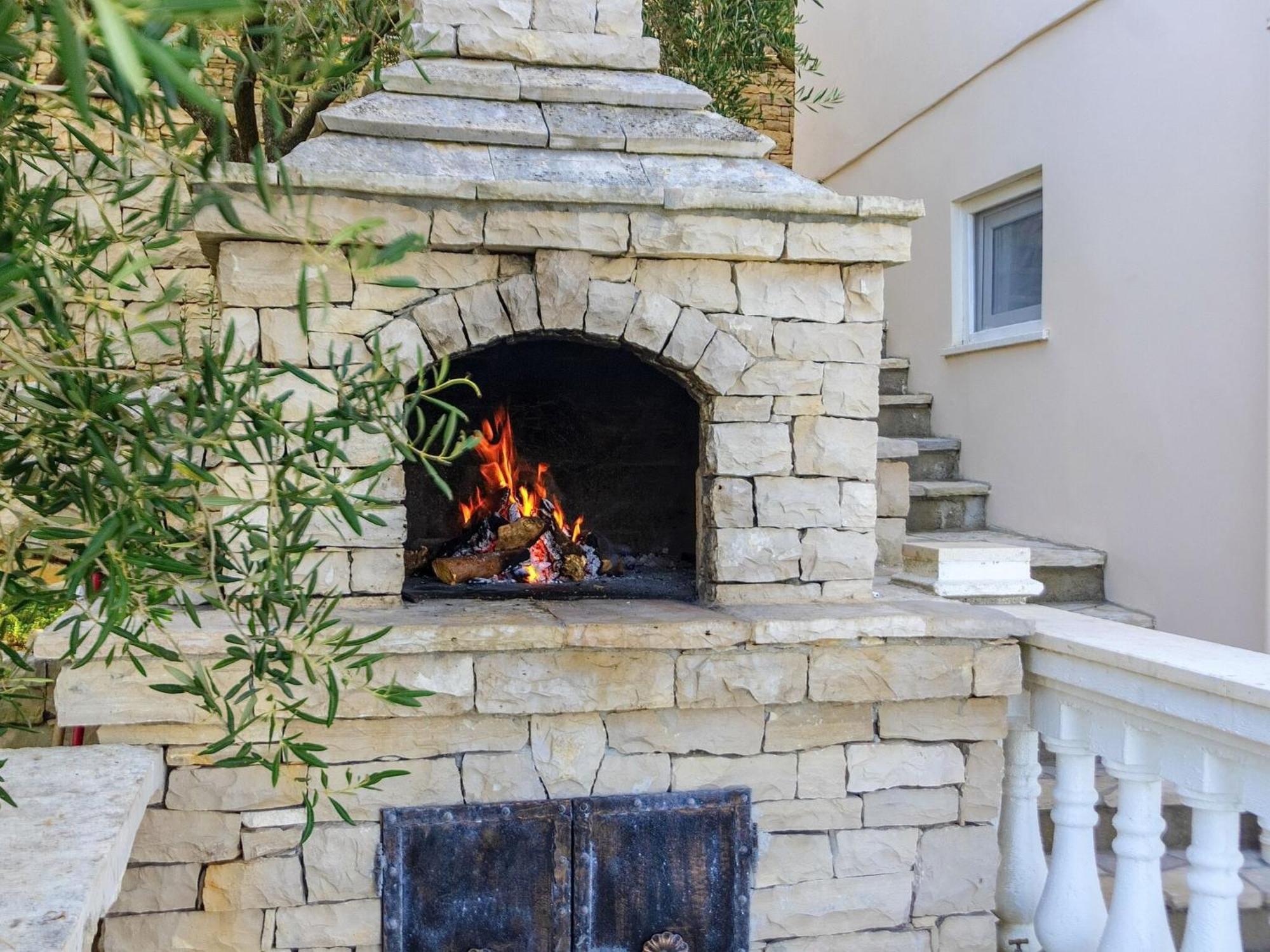 House Green Side Sunset- Four Bedroom House With Pool And Sea View Prigradica Esterno foto