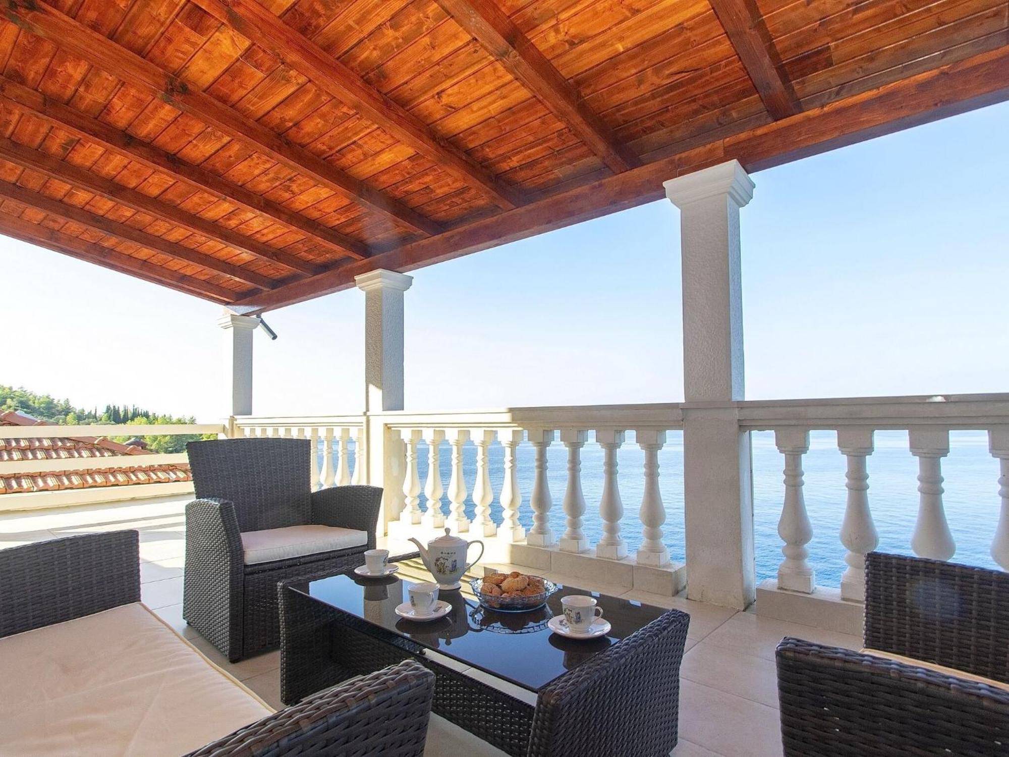 House Green Side Sunset- Four Bedroom House With Pool And Sea View Prigradica Esterno foto