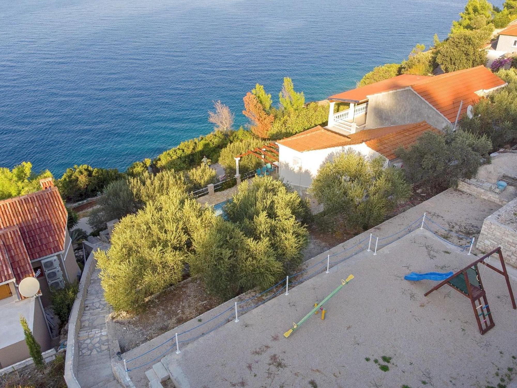 House Green Side Sunset- Four Bedroom House With Pool And Sea View Prigradica Esterno foto