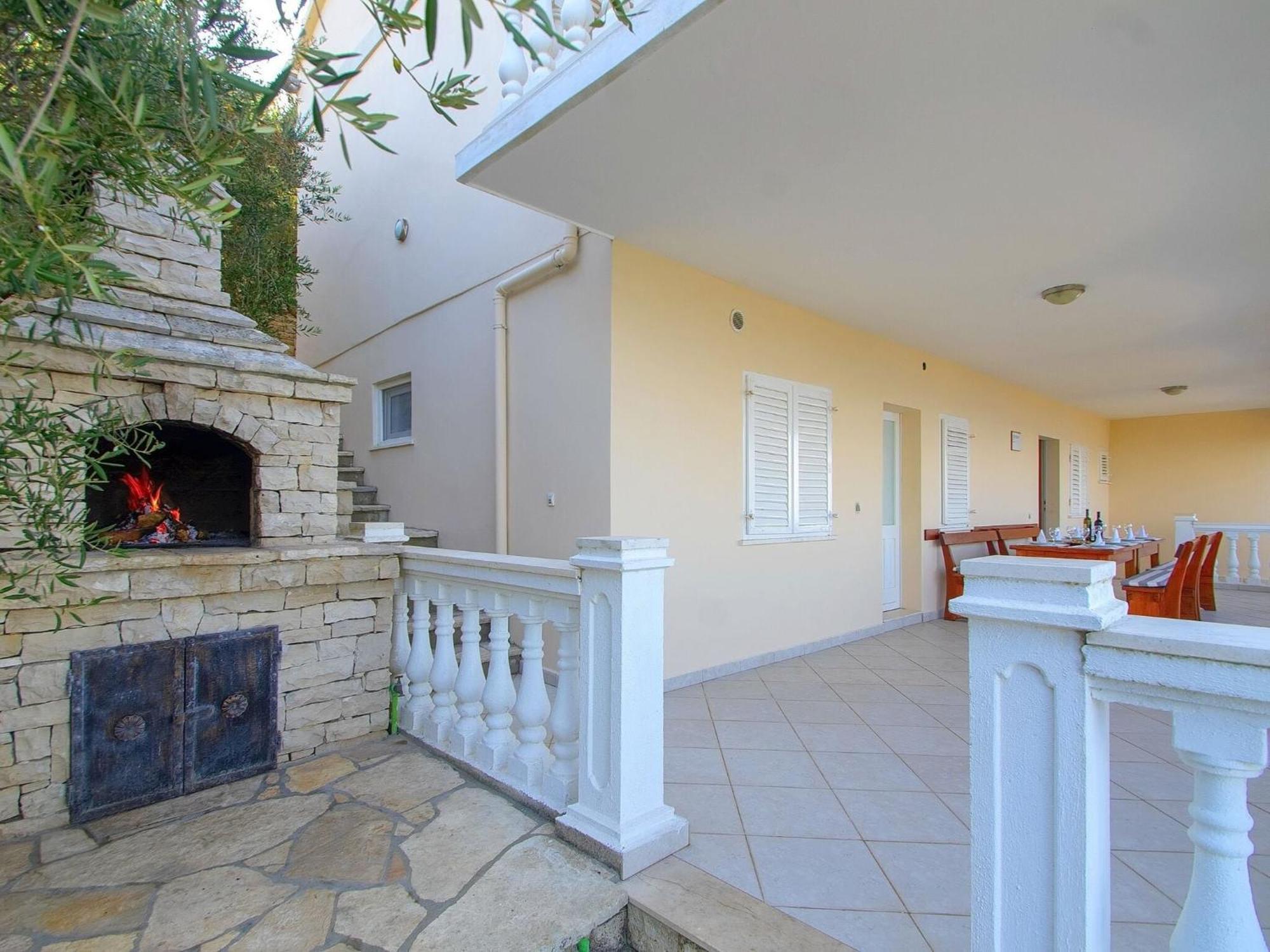 House Green Side Sunset- Four Bedroom House With Pool And Sea View Prigradica Esterno foto