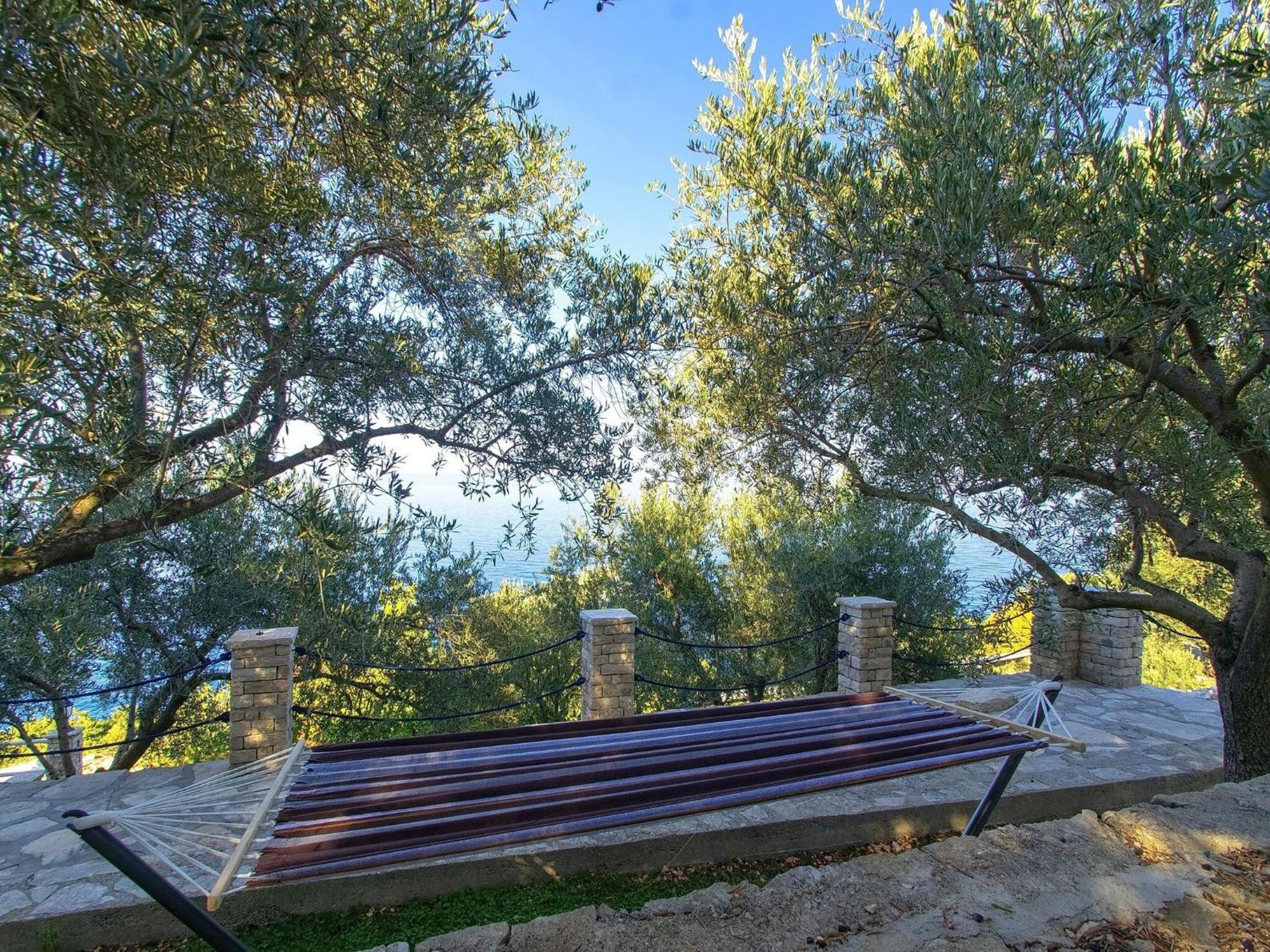 House Green Side Sunset- Four Bedroom House With Pool And Sea View Prigradica Esterno foto