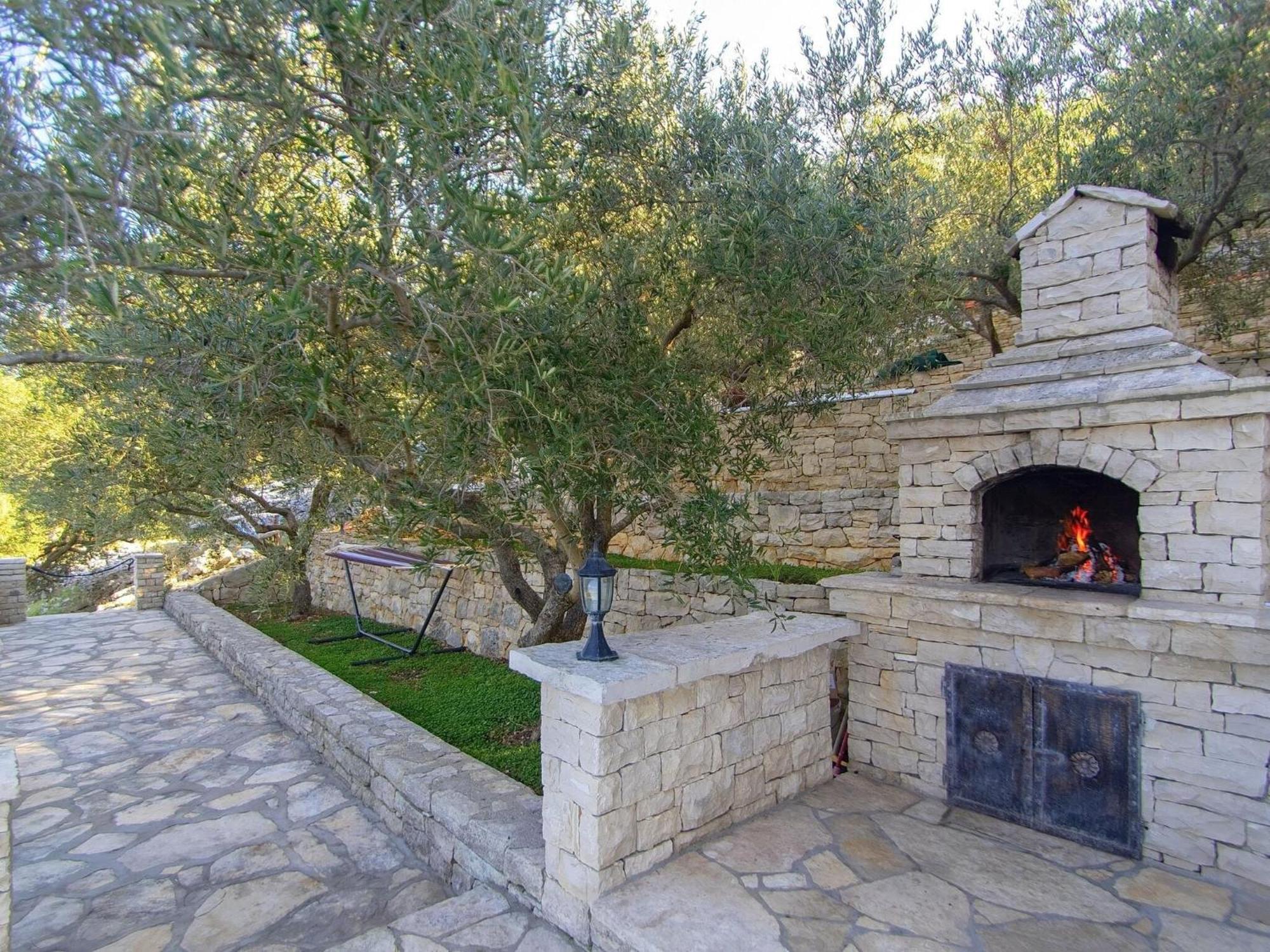 House Green Side Sunset- Four Bedroom House With Pool And Sea View Prigradica Esterno foto